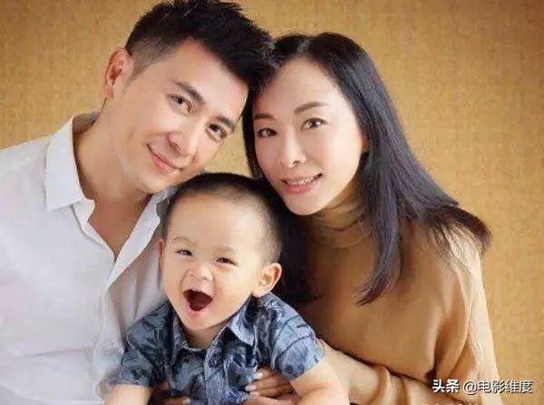 保剑锋老婆是谁(44岁保剑锋低调娶演员何珈好，儿子颜值高像爸爸，一家3口很幸福)