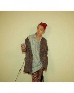 ​SHINee成员KEY公开独特画报！展现出强烈气氛的SF大师